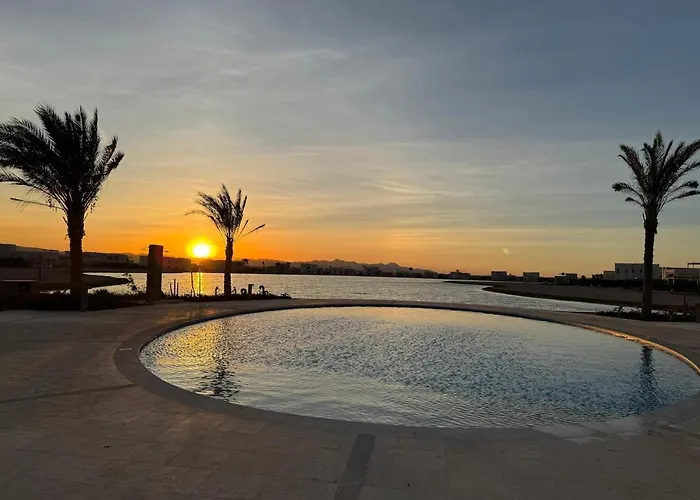 3br Pool & Lagoon View Gouna شقة *